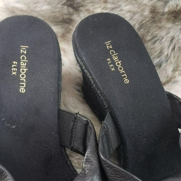 Liz Claiborne sz 10 Gabriell Black Wedge Sandals - Picture 2 of 8